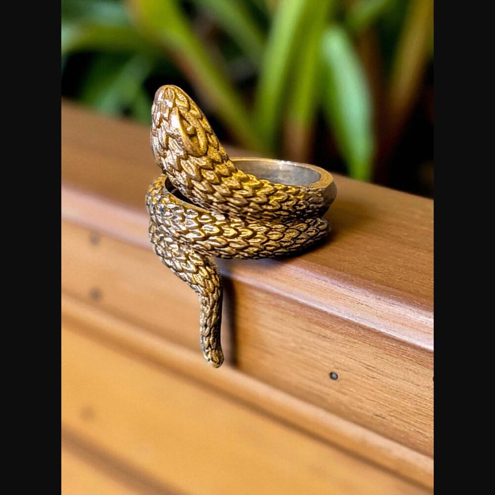 Brass Cobra Gold Tone Serpent Coiled Size 7 Ring